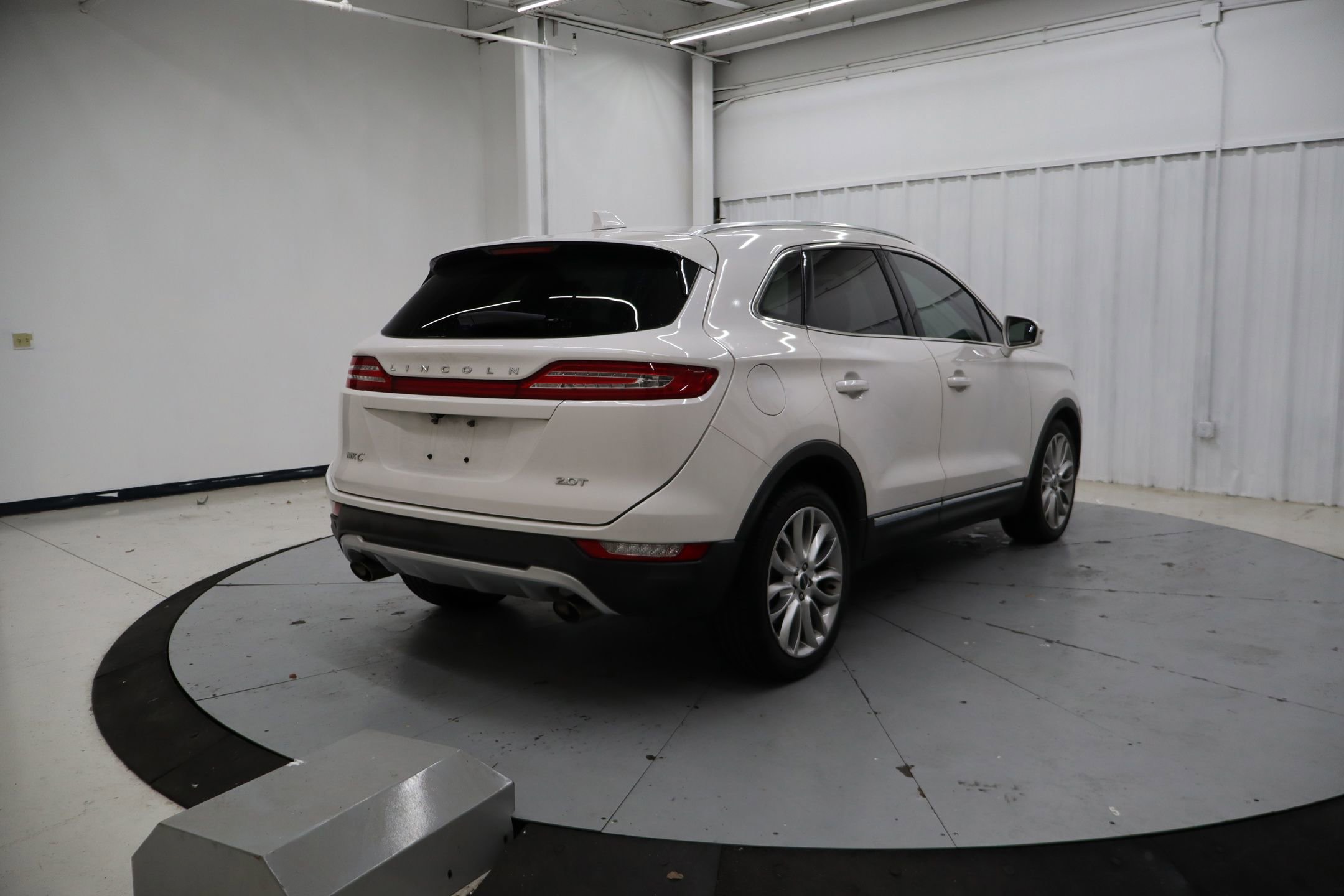 Used 2017 Lincoln MKC Reserve FWD image 4