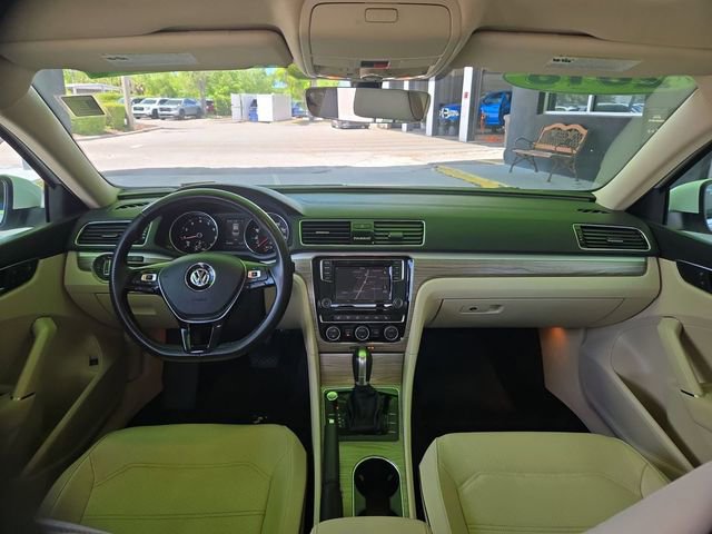 Used 2018 Volkswagen Passat 2.0T SE FWD image 25