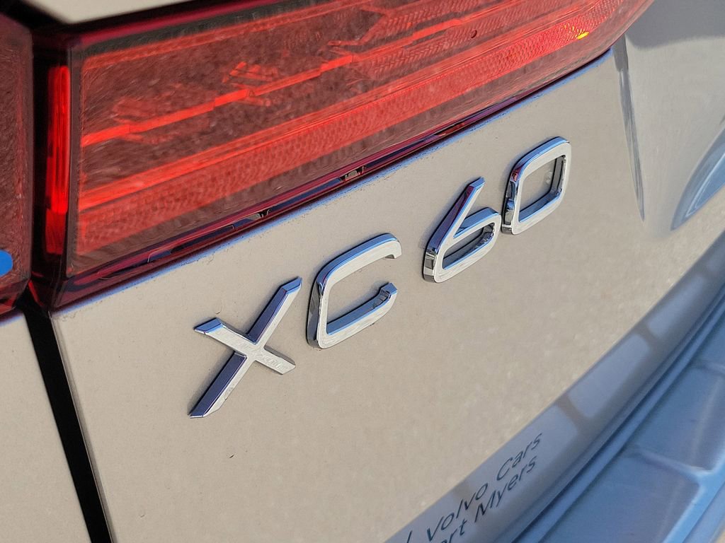 Used 2025 Volvo XC60 B5 Plus w/ Protection Package Premier image 14
