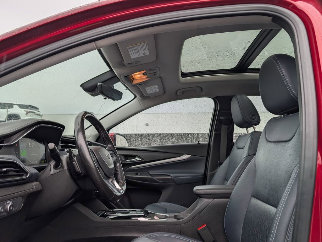 Used 2022 Chevrolet Bolt EUV Premier w/ Sun & Sound Package image 9