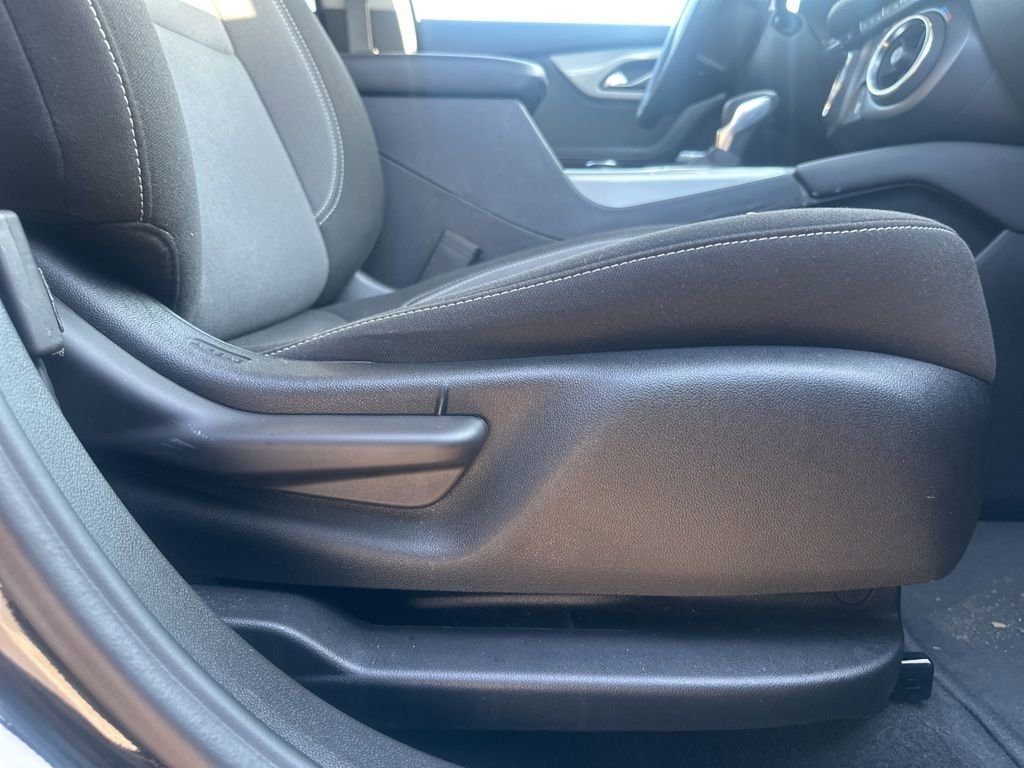 Used 2025 Chevrolet Blazer LT image 25