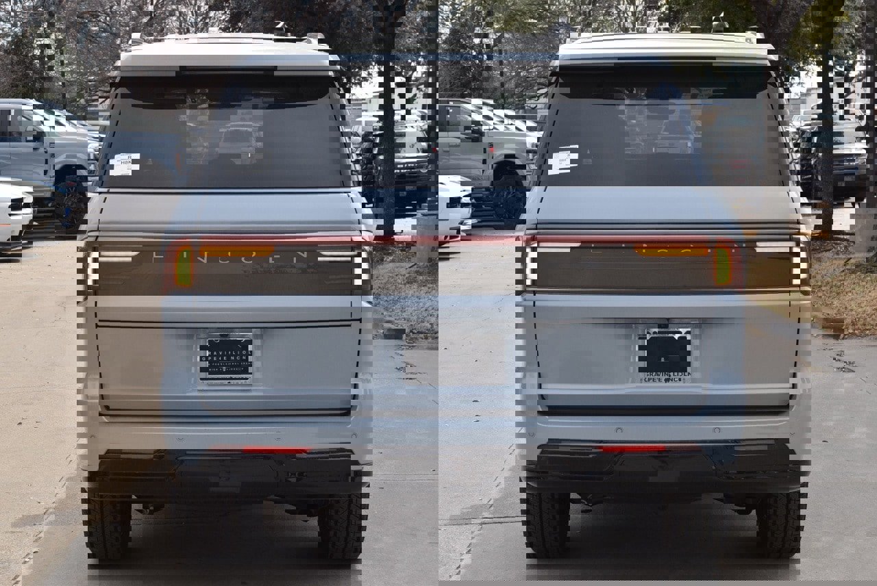 New 2025 Lincoln Navigator Reserve w/ Jet Appearance Package image 15