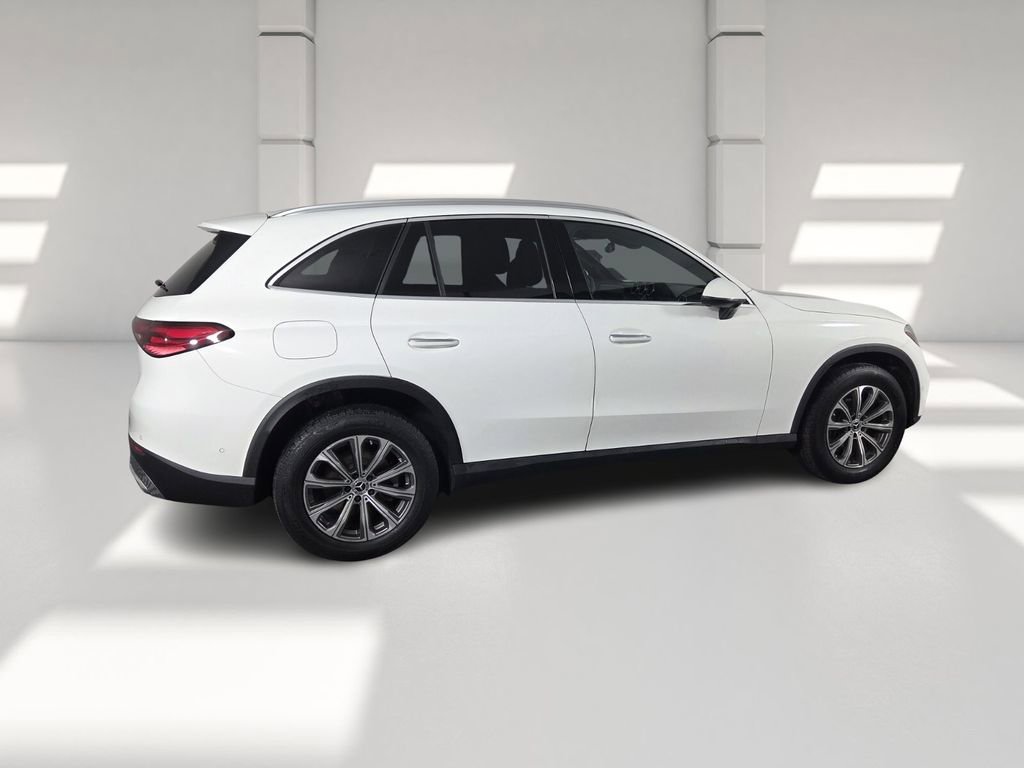 Used 2024 Mercedes-Benz GLC 300 image 6