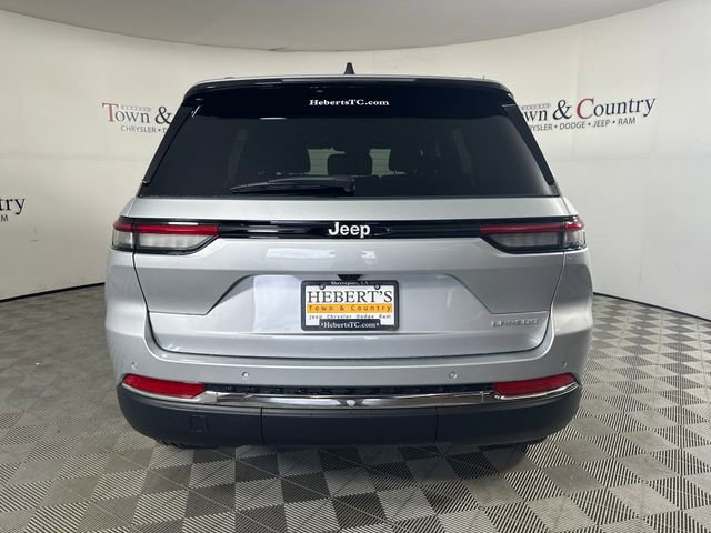 New 2025 Jeep Grand Cherokee Laredo X image 8