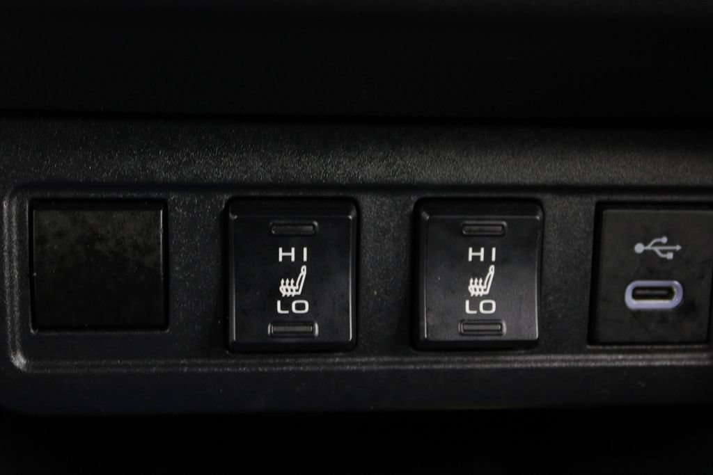 Used 2024 Toyota Corolla Cross XLE FWD image 23