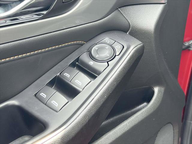 Used 2021 Chevrolet Traverse LT image 19