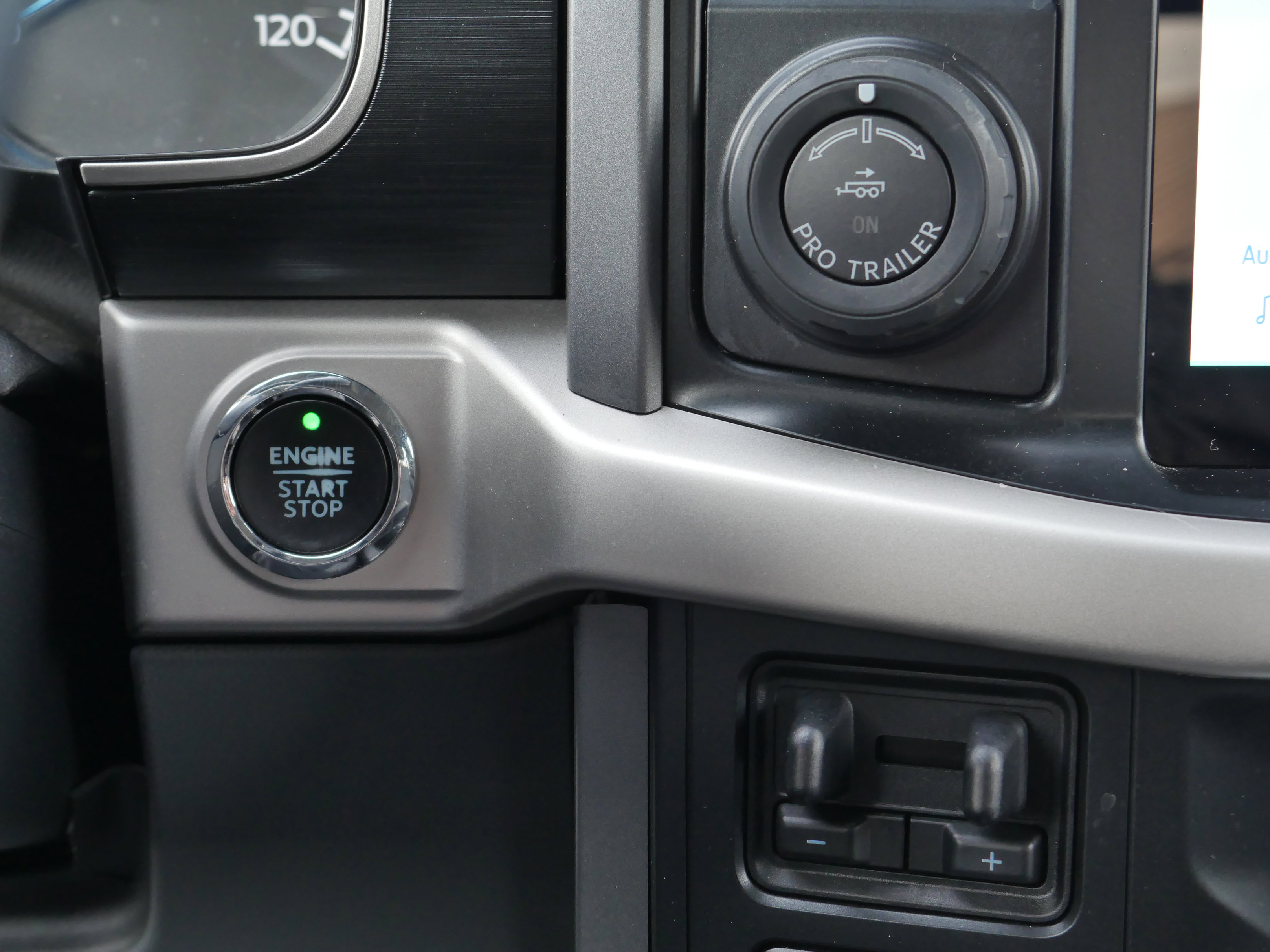 Certified 2021 Ford F150 XLT w/ Equipment Group 302A High image 8