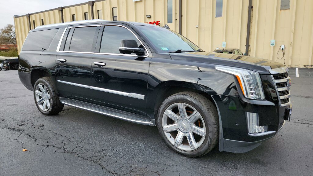 Used 2018 Cadillac Escalade ESV Luxury AWD/4WD image 1