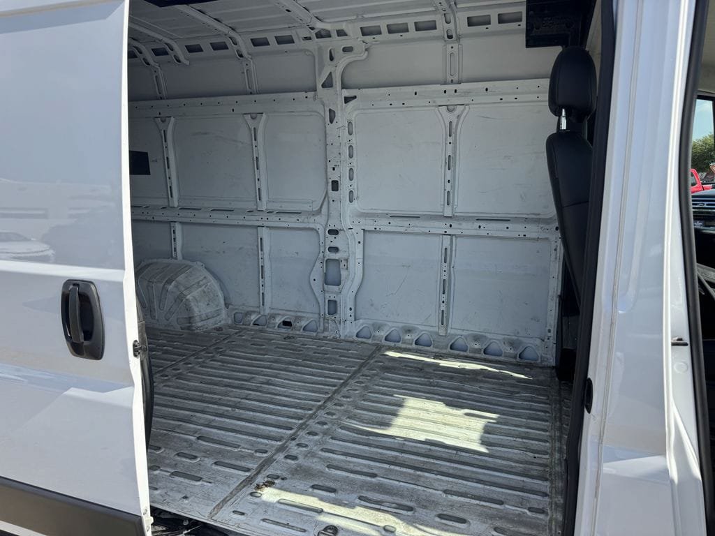 Used 2025 RAM ProMaster 2500 w/ Convenience Group FWD image 23