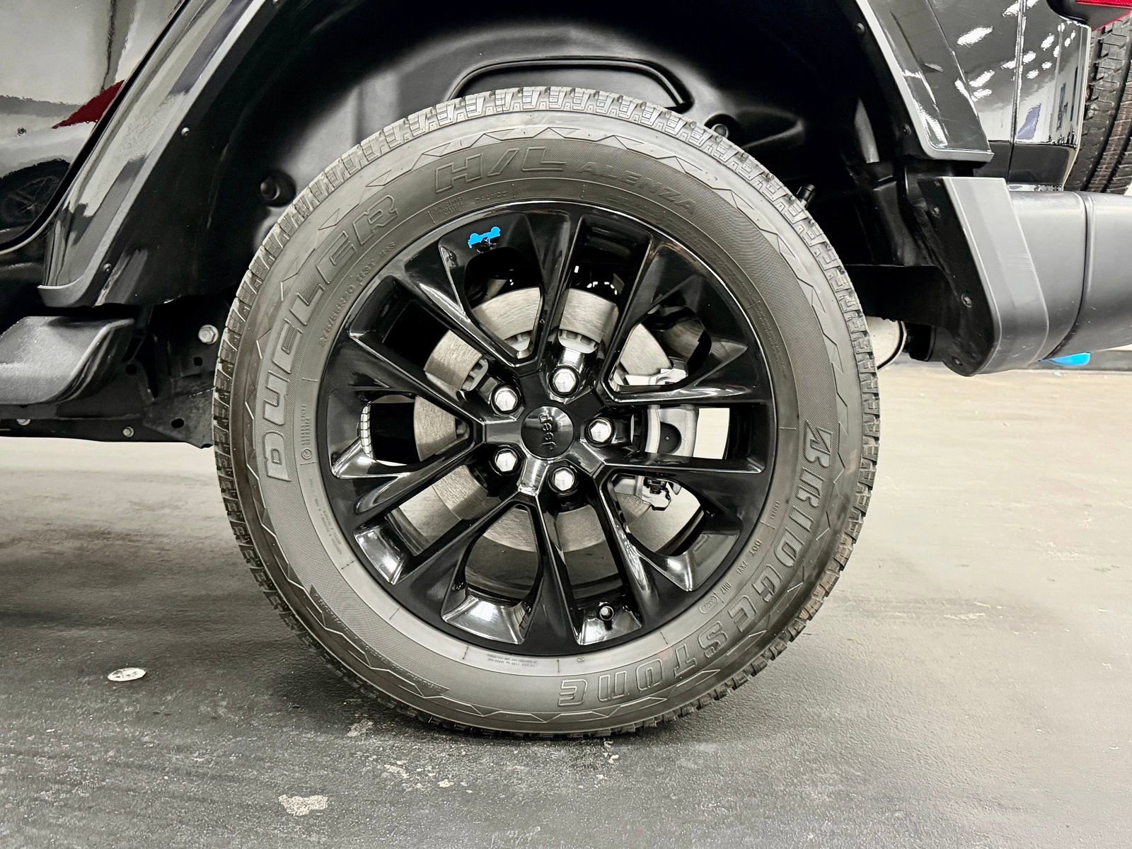 Used 2023 Jeep Wrangler Unlimited Sahara image 16