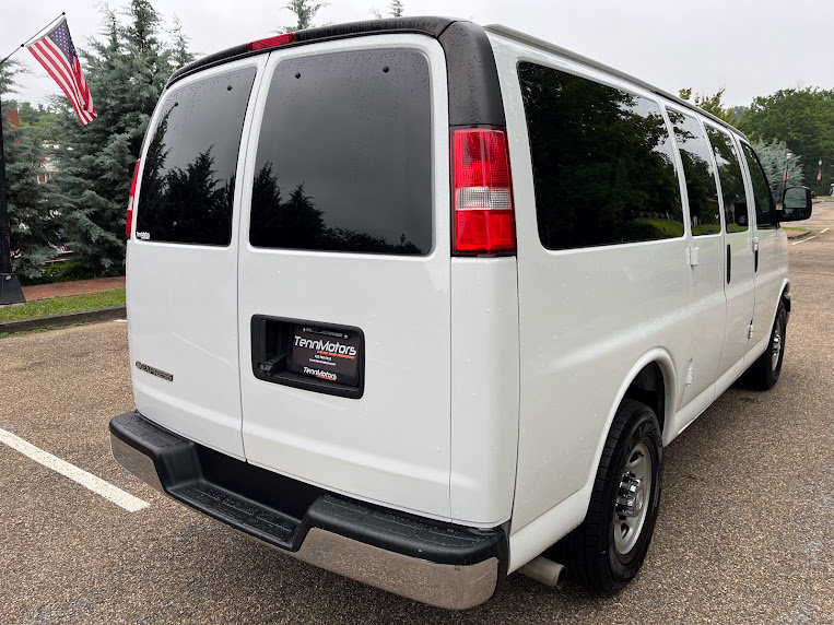Used 2018 Chevrolet Express 2500 LT w/ LT Preferred Equipment Group RWD image 35