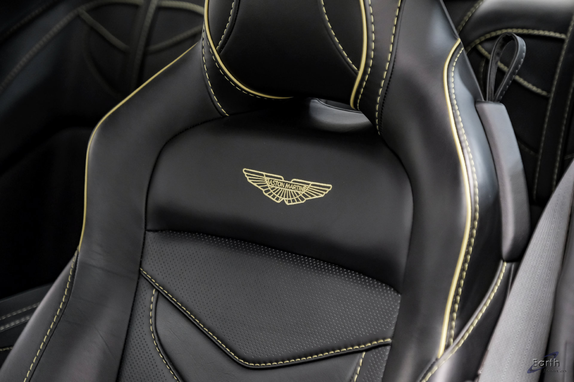 Used 2019 Aston Martin DBS Superleggera RWD image 45