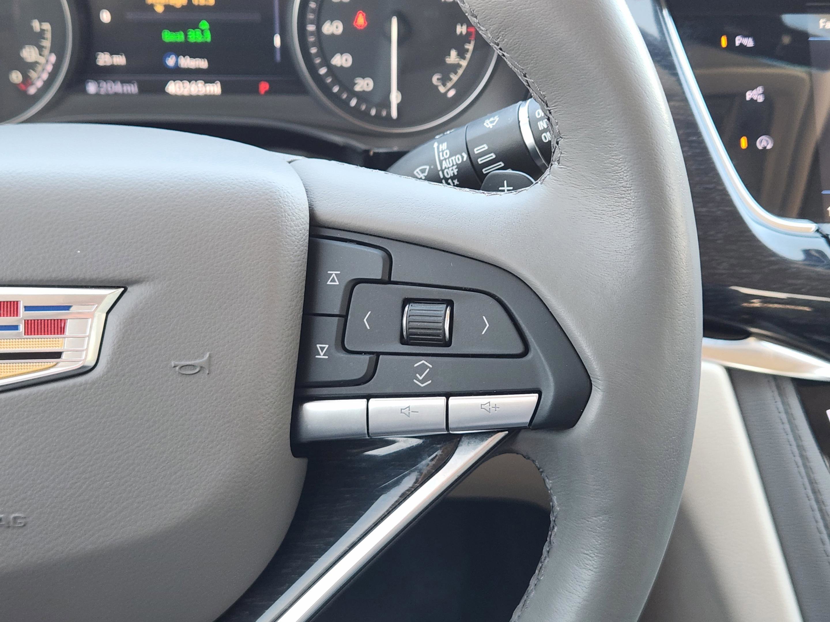 Used 2022 Cadillac XT6 Premium Luxury w/ Technology Package image 38