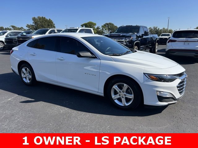 Used 2023 Chevrolet Malibu LS image 1