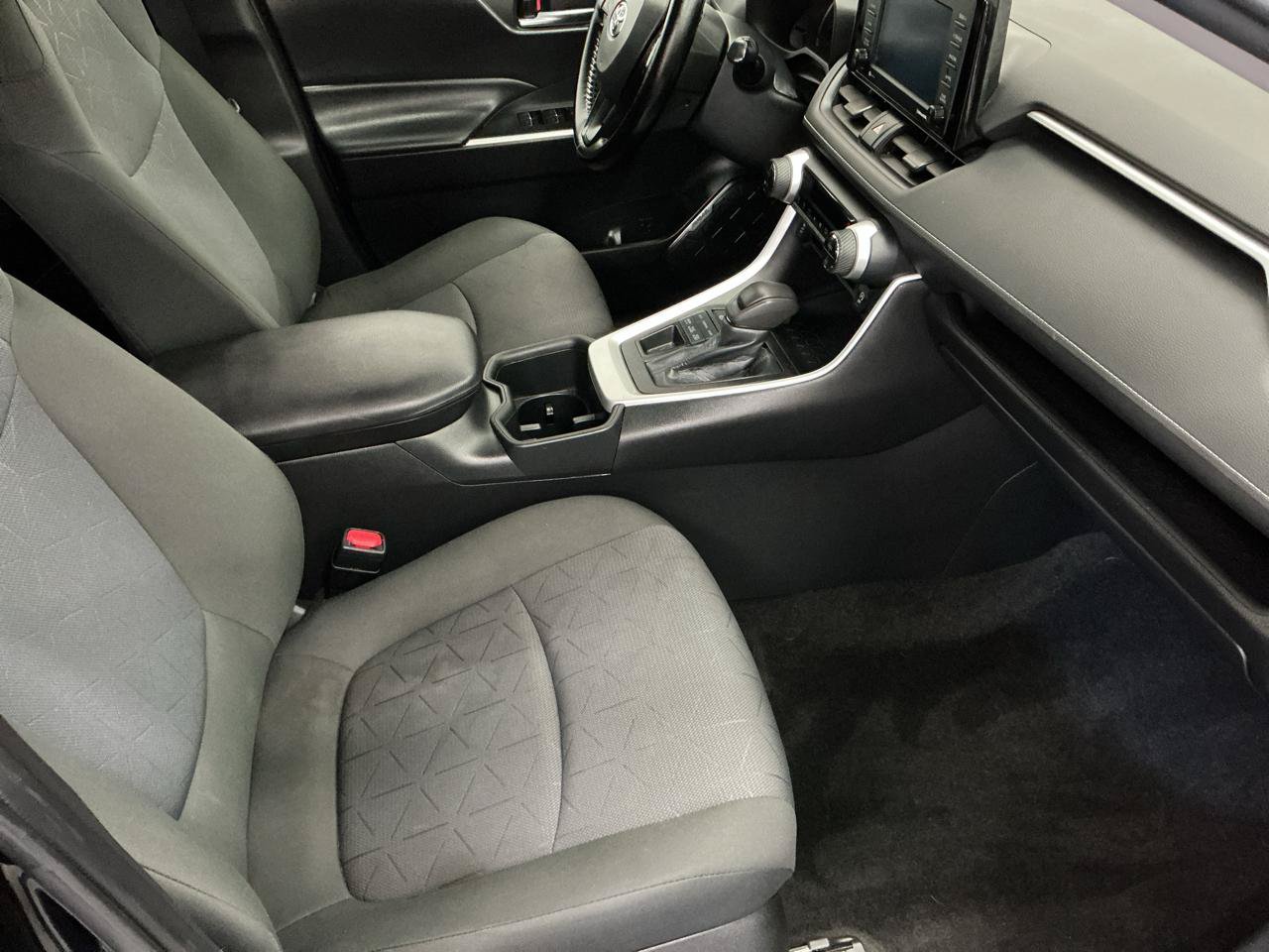 Used 2022 Toyota RAV4 XLE AWD/4WD image 12