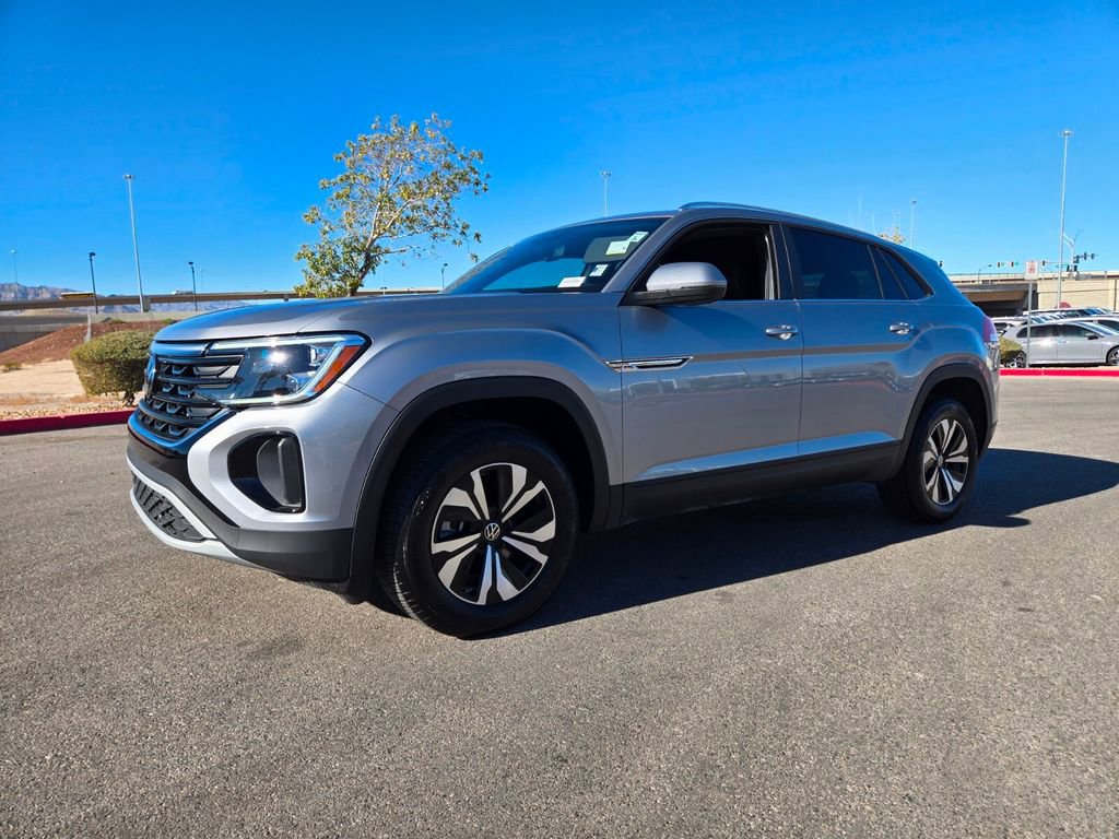 Certified 2025 Volkswagen Atlas Cross Sport SE image 2