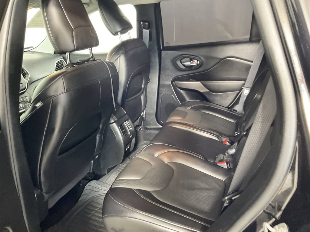 Used 2021 Jeep Cherokee Latitude Lux AWD/4WD image 19