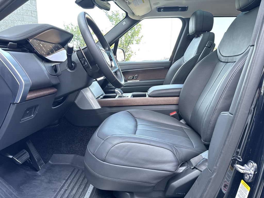 Certified 2025 Land Rover Range Rover SE AWD/4WD image 19
