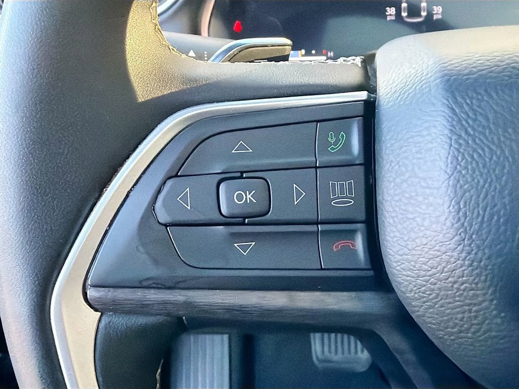 Used 2024 Jeep Grand Cherokee L Limited w/ Luxury Tech Group II image 39