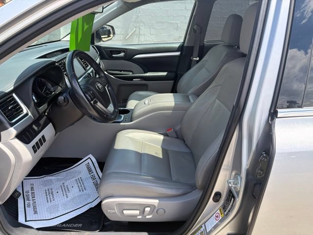 Used 2015 Toyota Highlander XLE AWD/4WD image 21