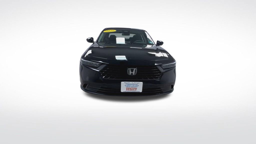 Used 2025 Honda Accord SE image 3
