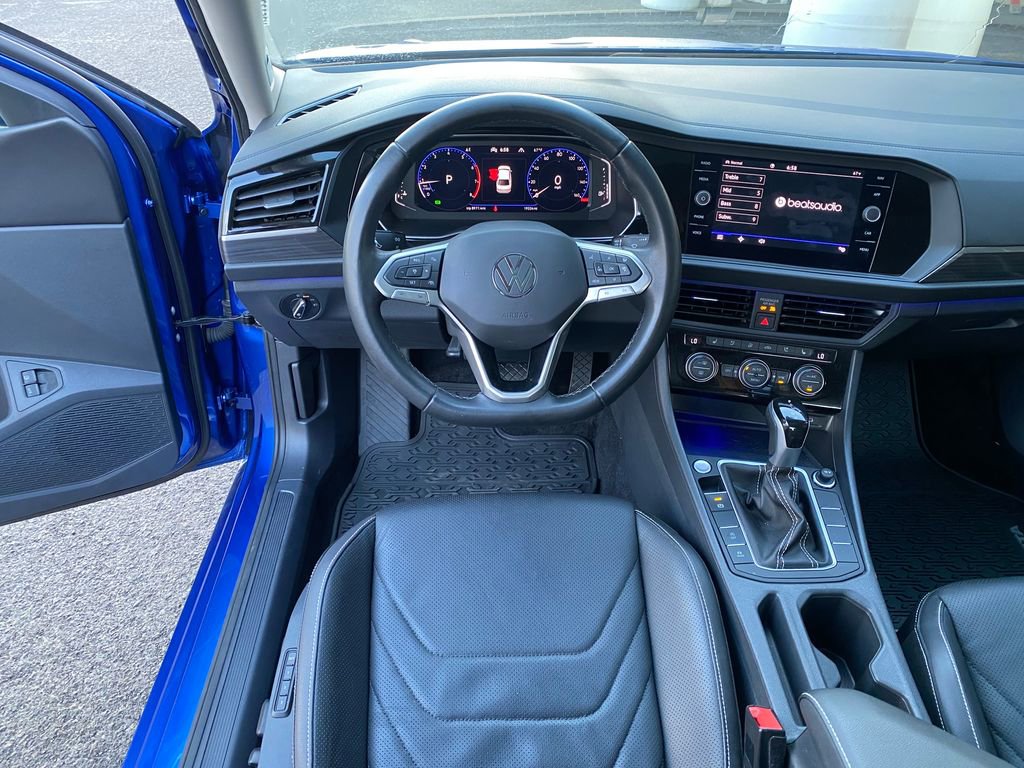 Used 2024 Volkswagen Jetta SEL image 12