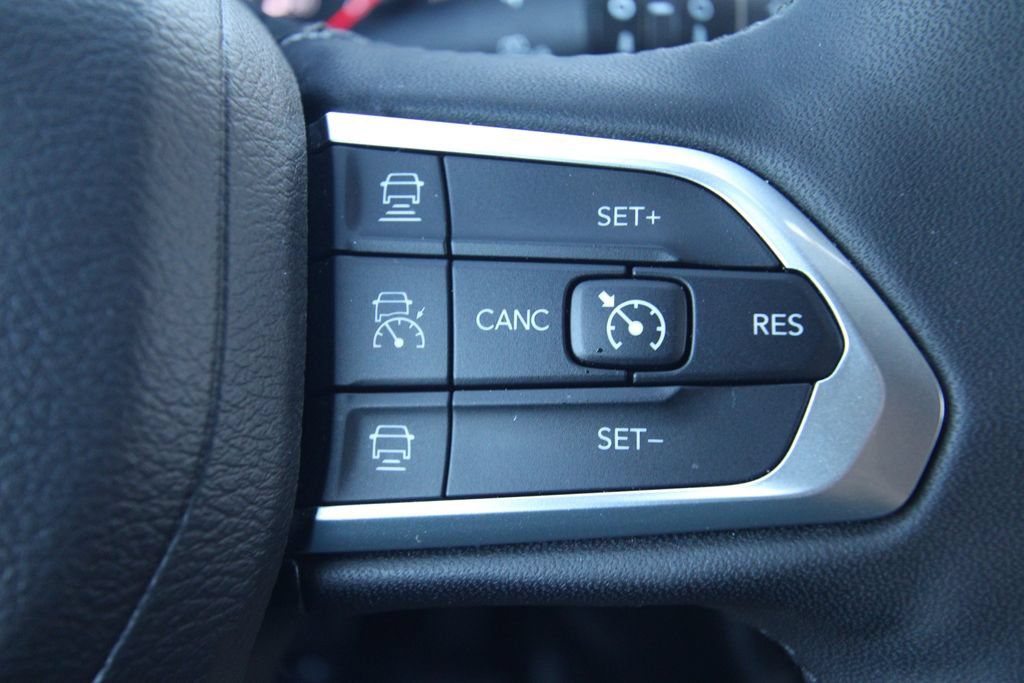 Used 2025 Jeep Compass Limited AWD/4WD image 21
