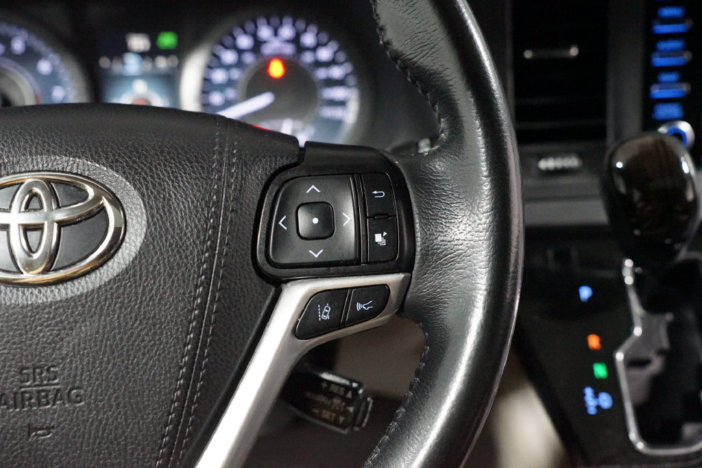 Certified 2020 Toyota Sienna XLE Premium FWD image 13