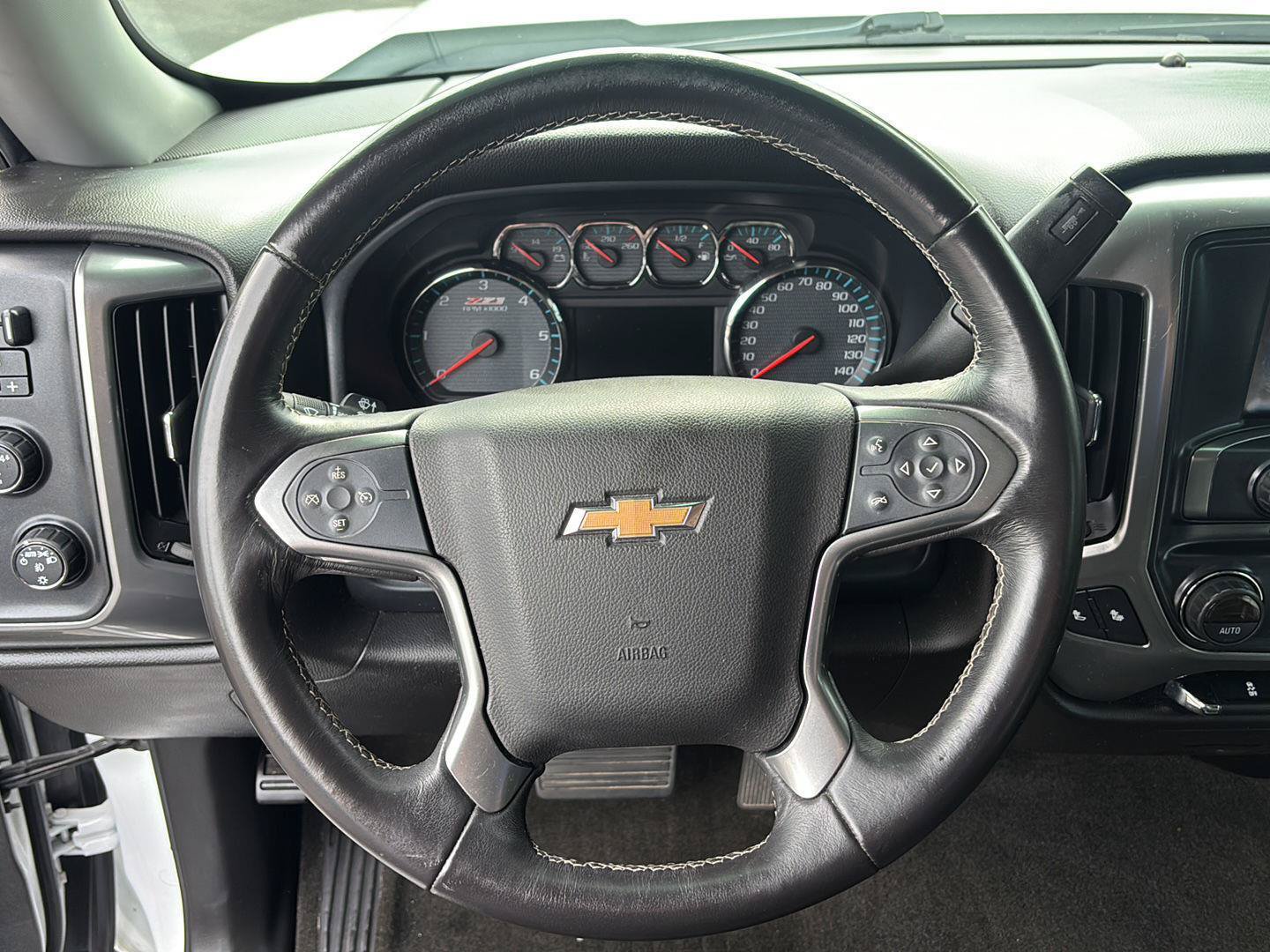 Used 2018 Chevrolet Silverado 1500 LT w/ All Star Edition AWD/4WD image 29