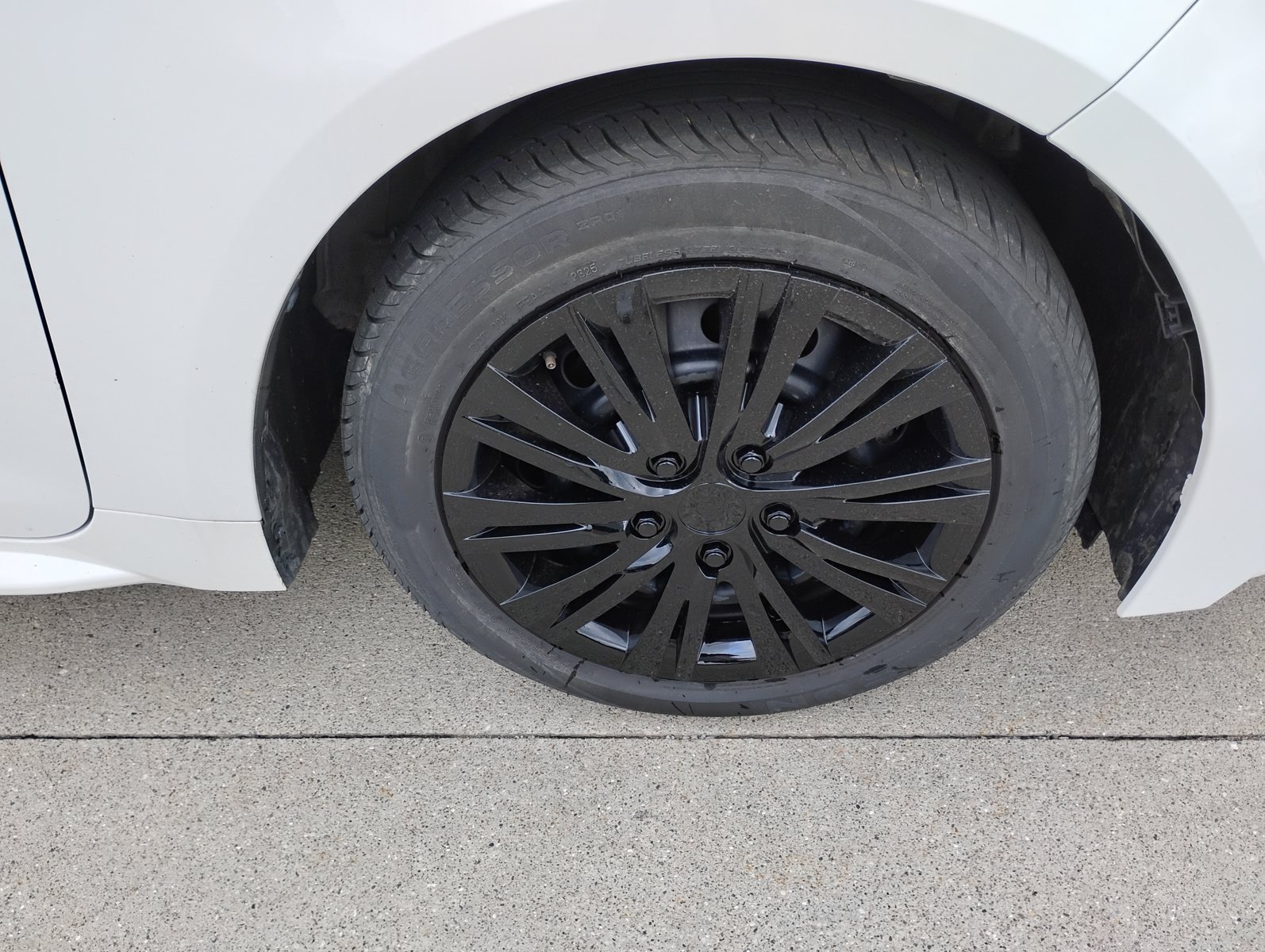 Used 2024 Toyota Corolla LE FWD image 35