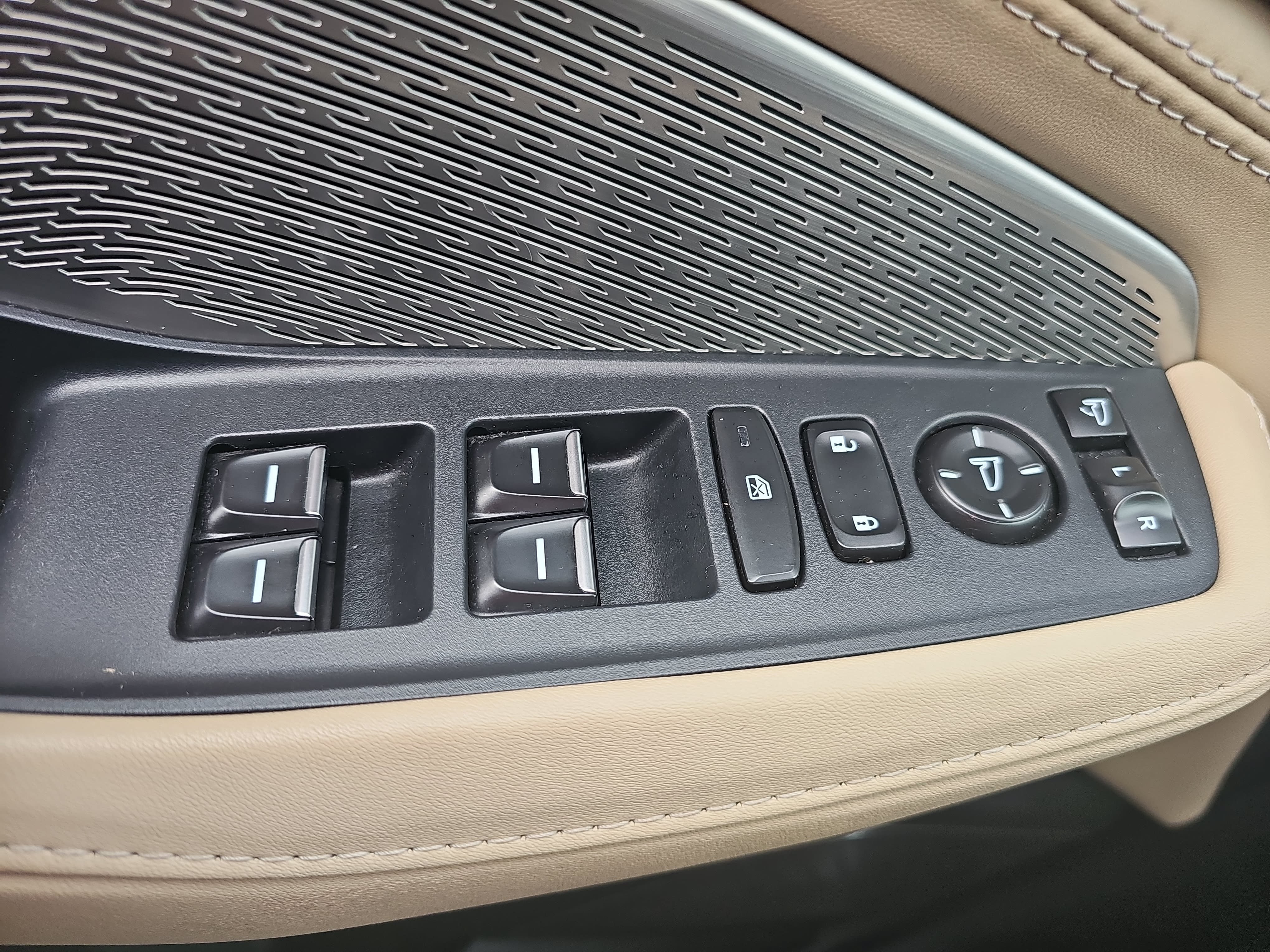 Certified 2024 Acura MDX SH-AWD w/ Advance Package image 27
