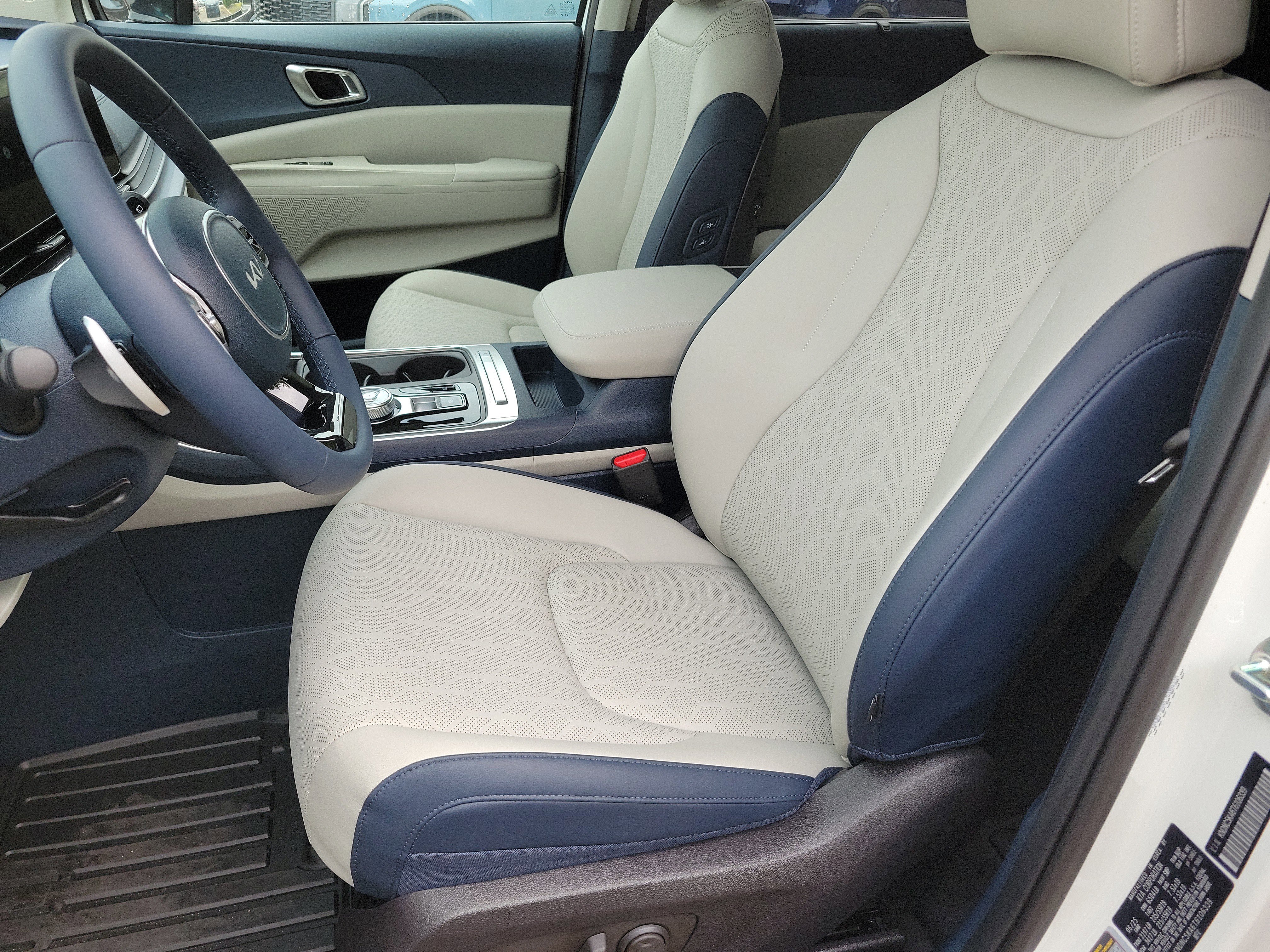 New 2026 Kia Carnival EX image 4