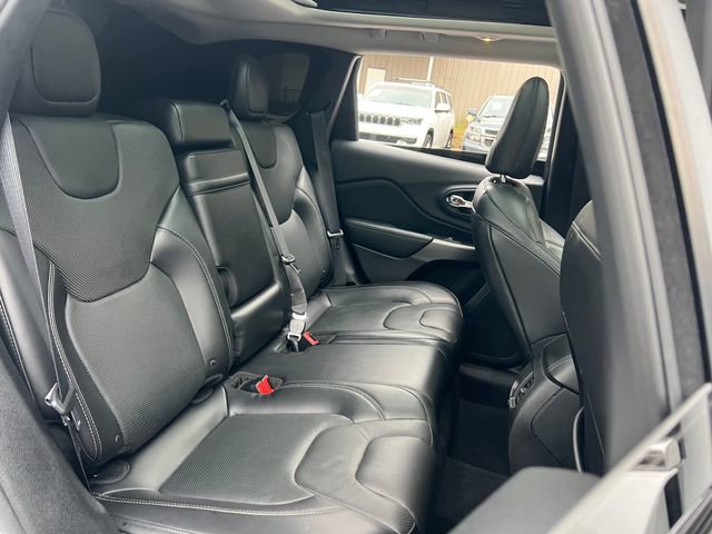 Used 2019 Jeep Cherokee Limited image 32
