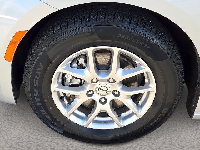 Used 2024 Chrysler Pacifica Touring-L FWD image 9
