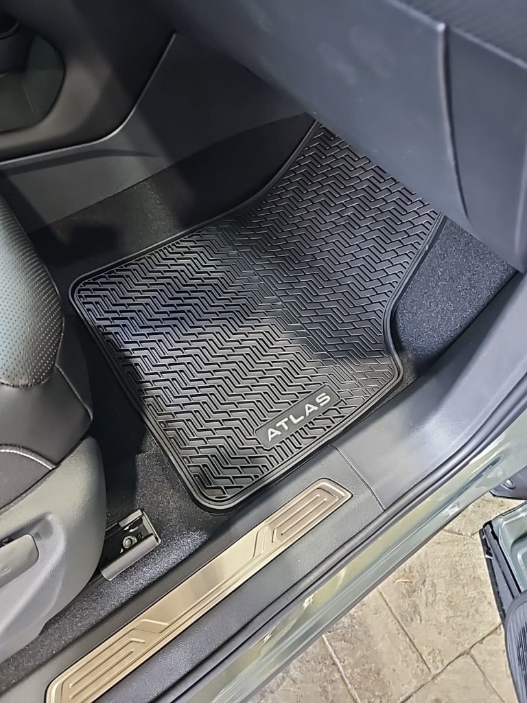 New 2026 Volkswagen Atlas SE image 14