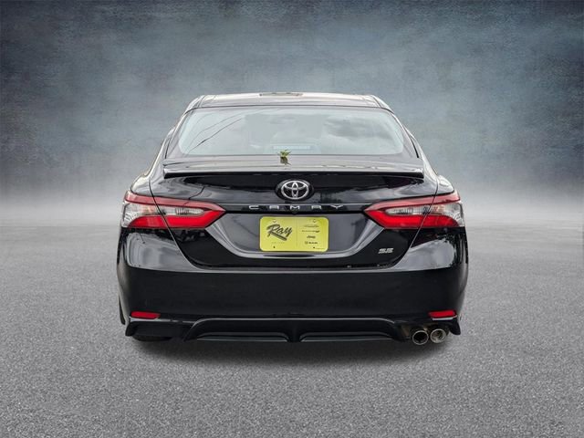 Used 2024 Toyota Camry SE FWD image 4