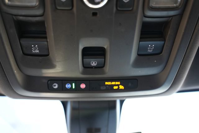 Used 2021 GMC Yukon XL Denali w/ Advanced Technology Package AWD/4WD image 35