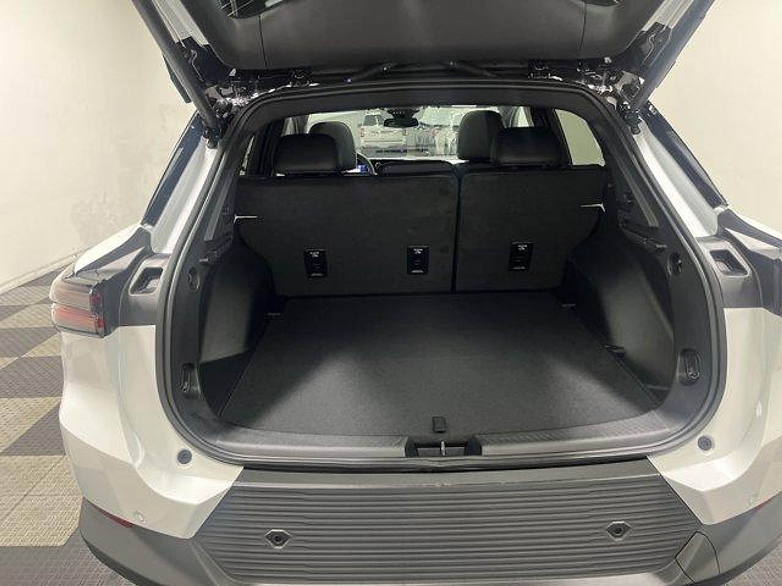 New 2026 Chevrolet Equinox EV LT AWD/4WD image 13