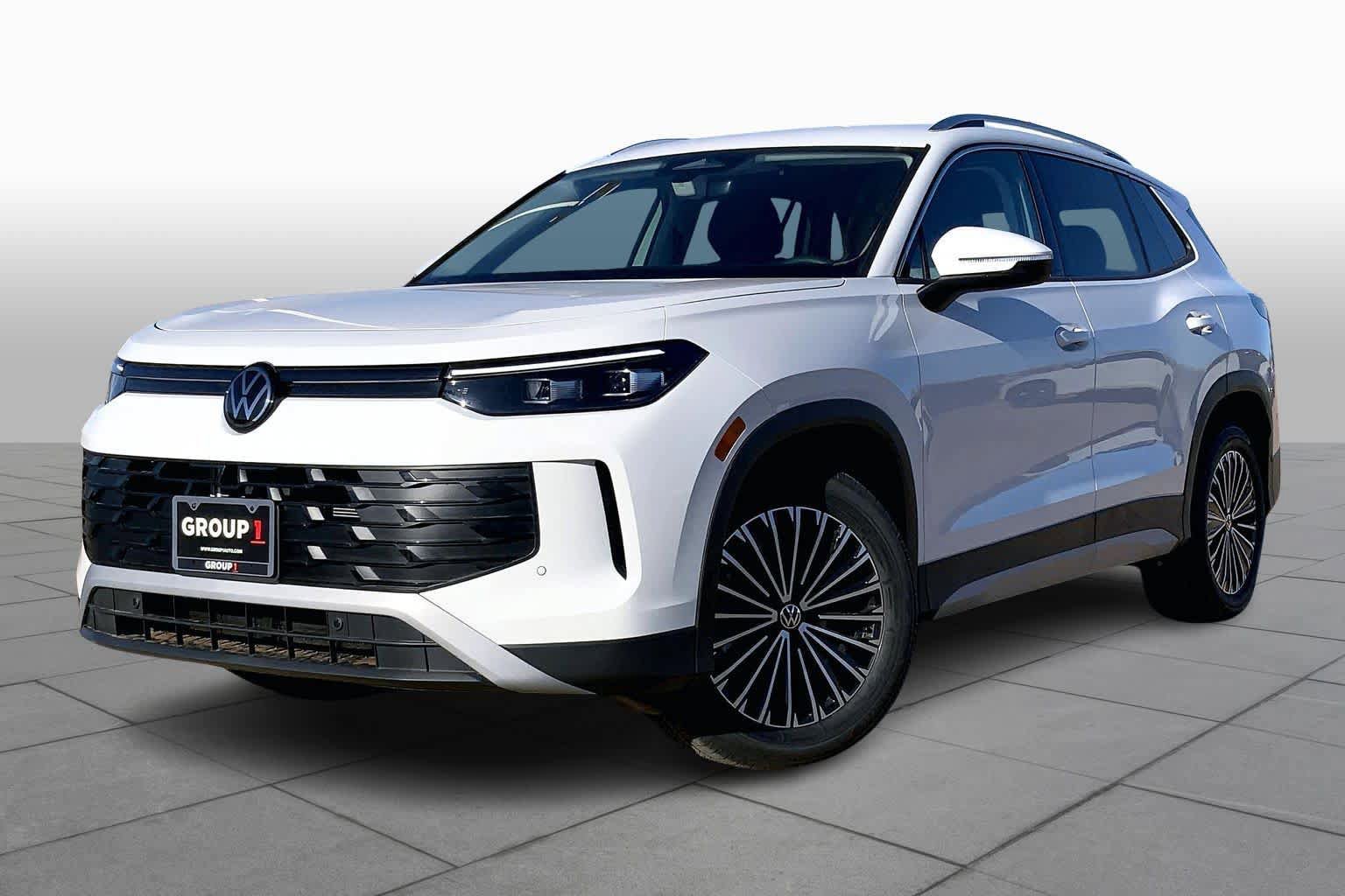 New 2026 Volkswagen Tiguan S FWD image 1