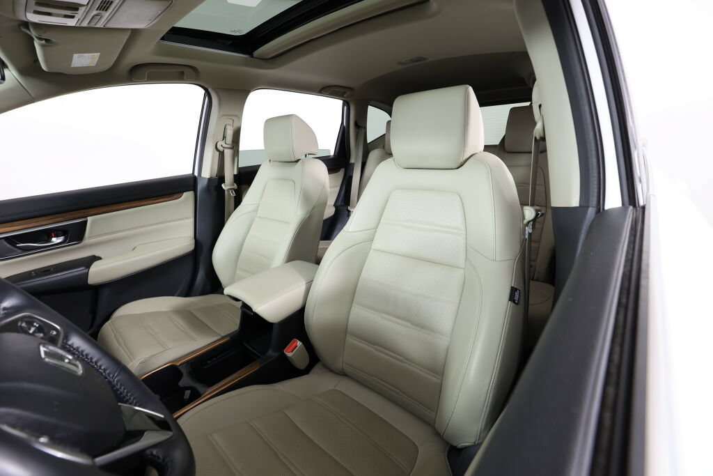 Used 2022 Honda CR-V Touring image 11