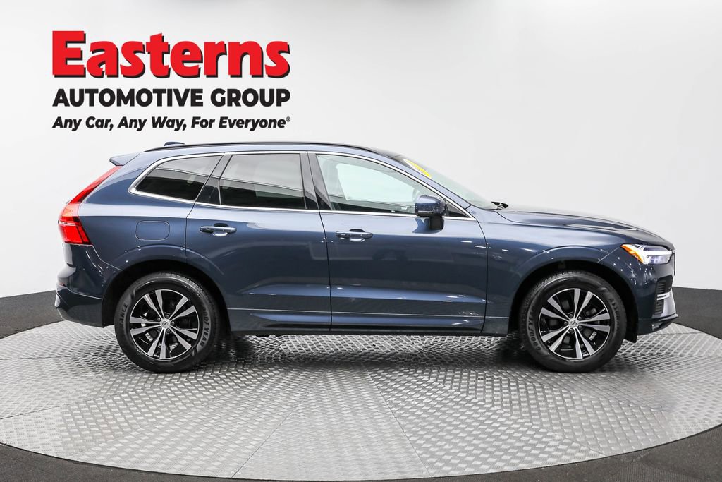 Used 2023 Volvo XC60 B5 Core image 4