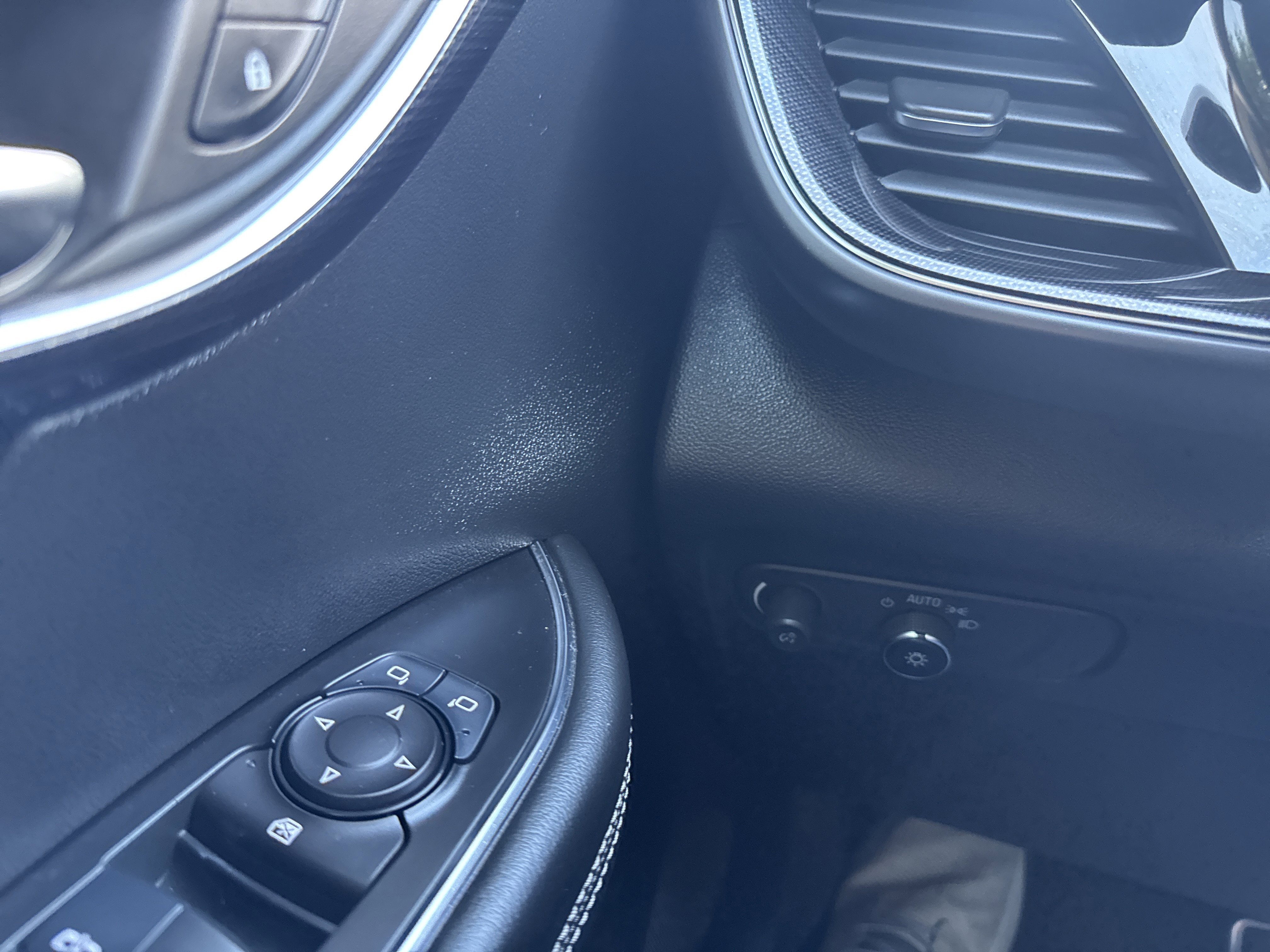 Used 2022 Buick Envision Preferred w/ Sport Touring Package FWD image 32