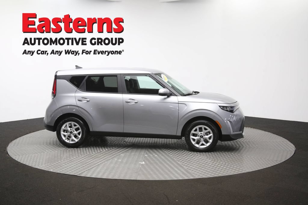 Used 2025 Kia Soul LX w/ LX Technology Package FWD image 44