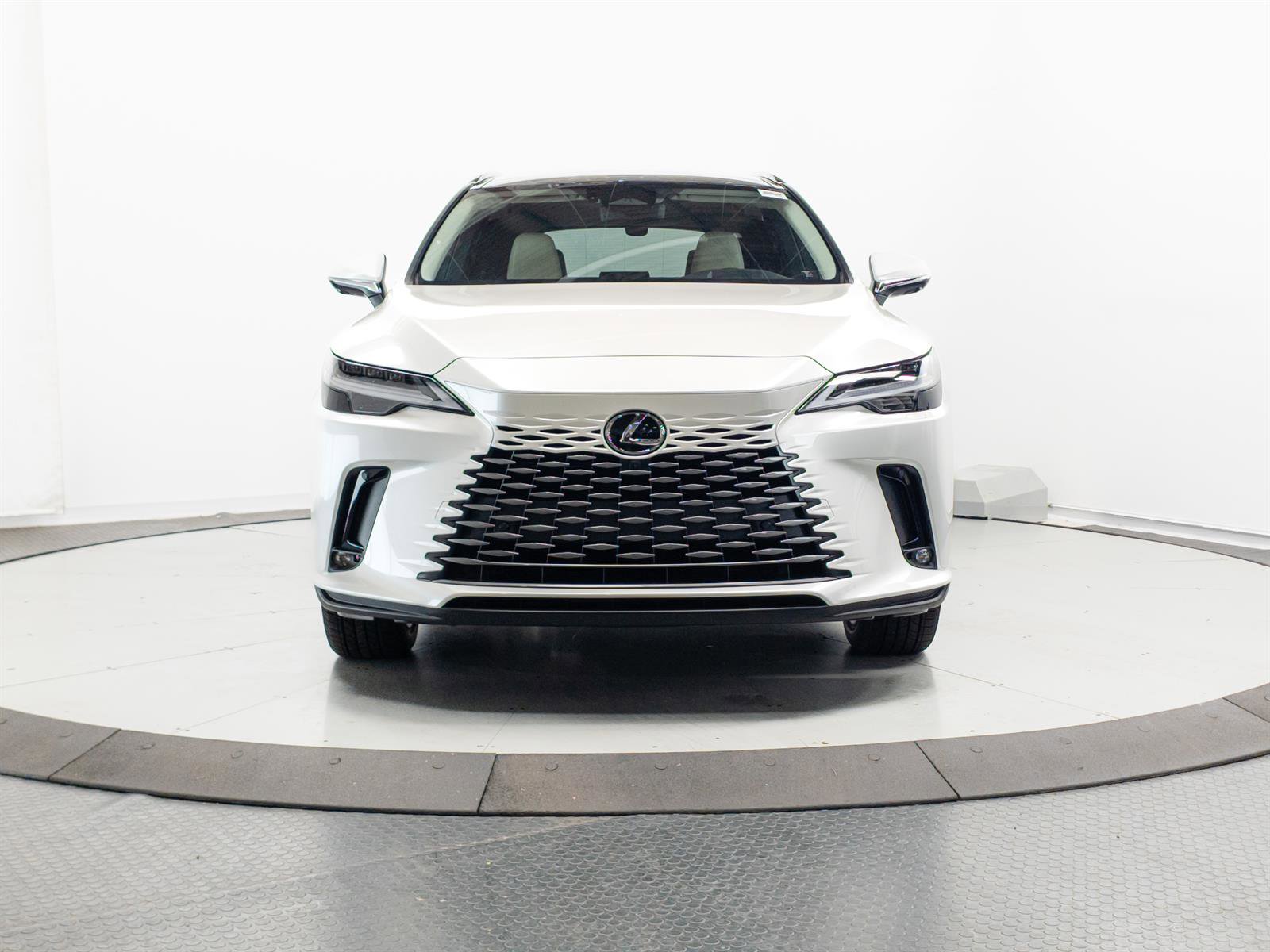 New 2026 Lexus RX 450h AWD image 2