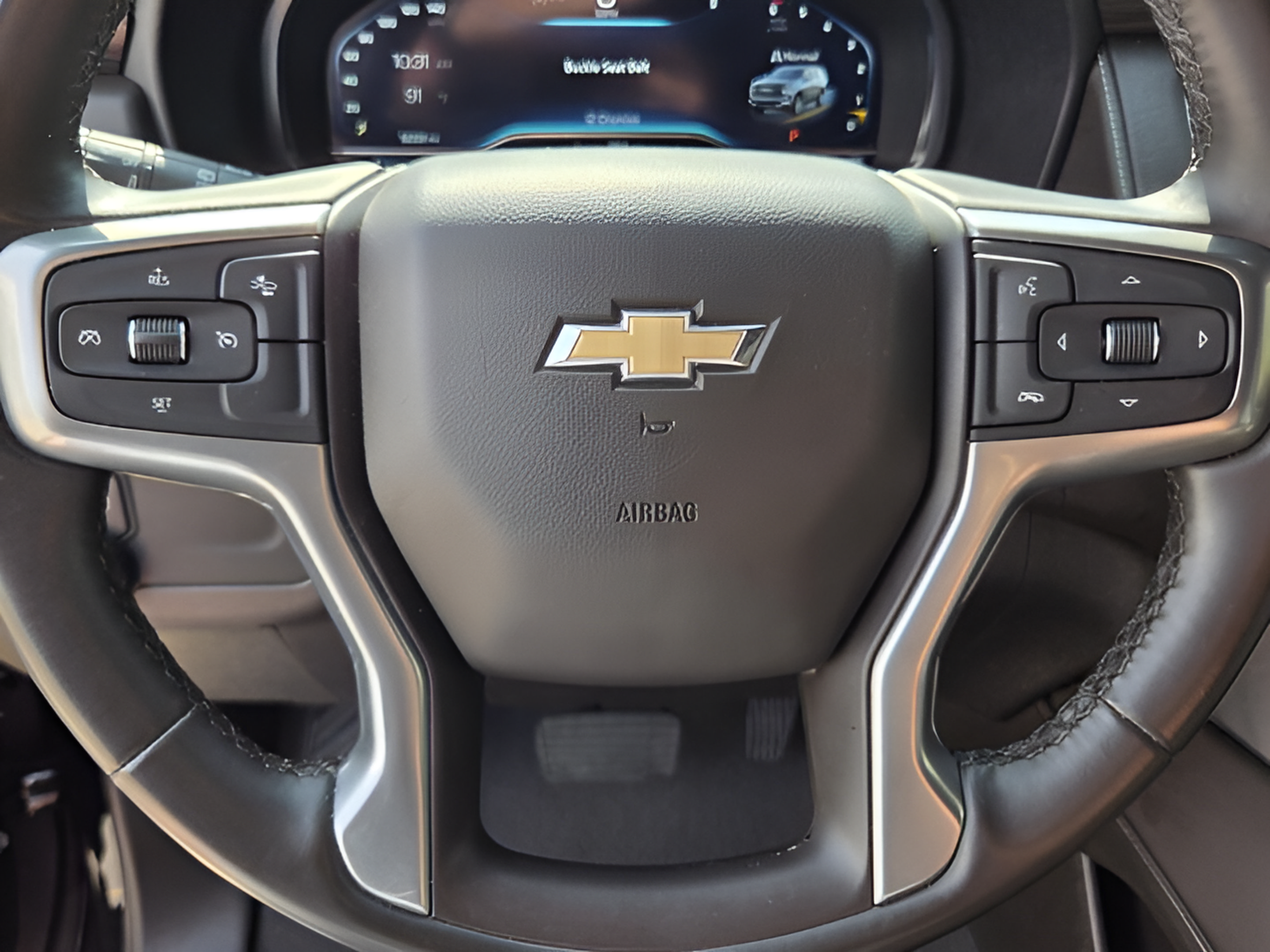Certified 2024 Chevrolet Suburban LT RWD image 23