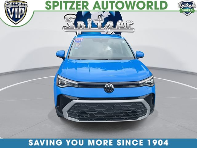 Used 2025 Volkswagen Taos SE AWD/4WD image 3