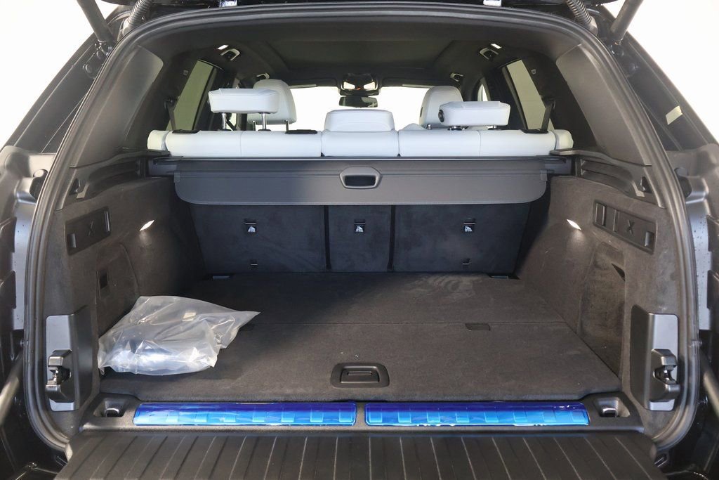 New 2026 BMW X5 xDrive50e image 8