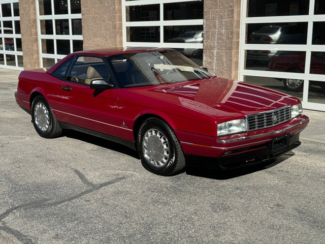 Used 1993 Cadillac Allante image 2
