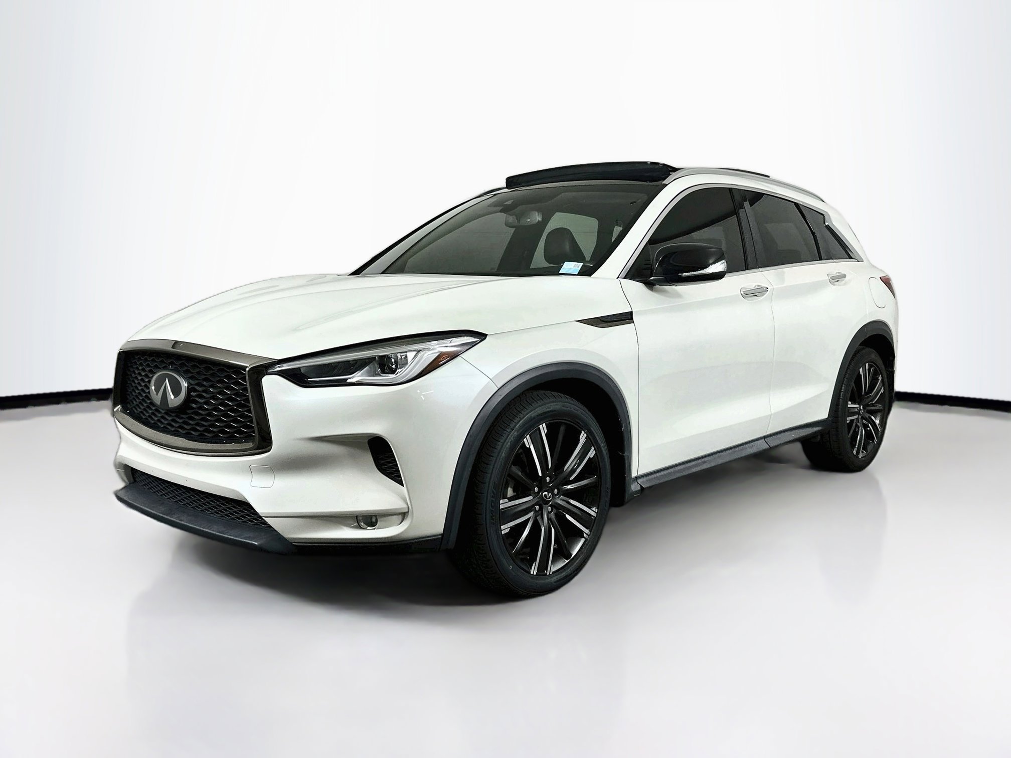 Used 2021 INFINITI QX50 Luxe w/ Appearance Package FWD image 3