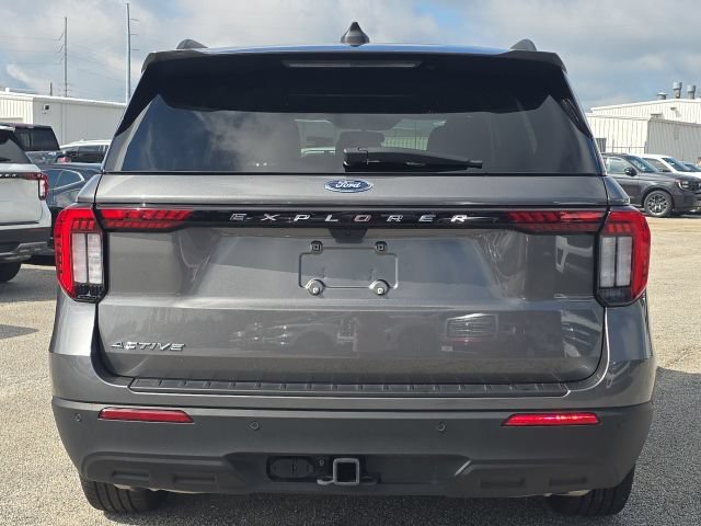 Used 2025 Ford Explorer Active RWD image 4